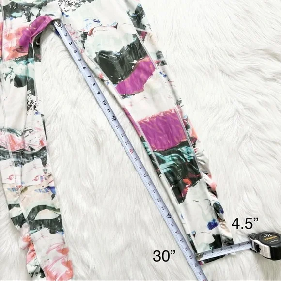 SOLD-Lululemon Printed Fuchsia and Black Watercolor Athletic Running Leggings - Picture 12 of 12